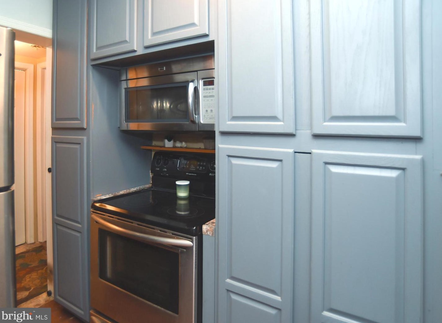 57 Evergreen Ln, Levittown, PA 19054