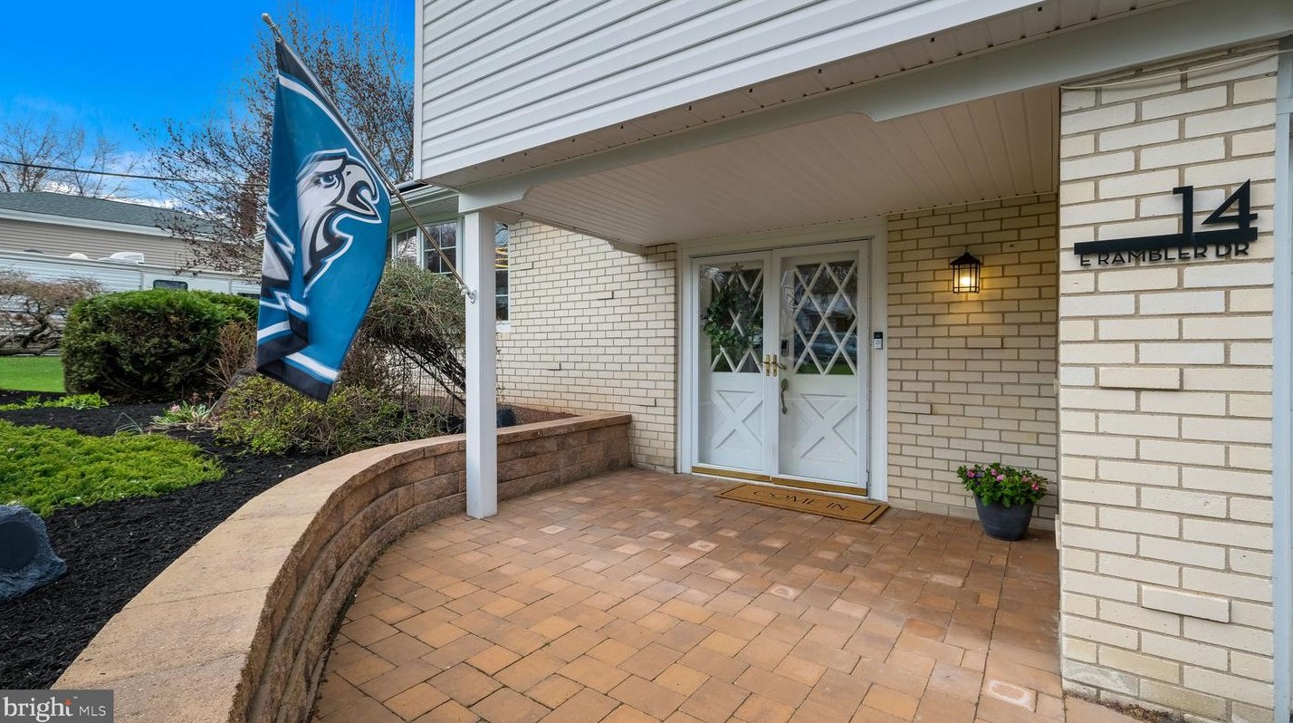 14 Rambler Dr, Southampton PA  18966-2035 exterior