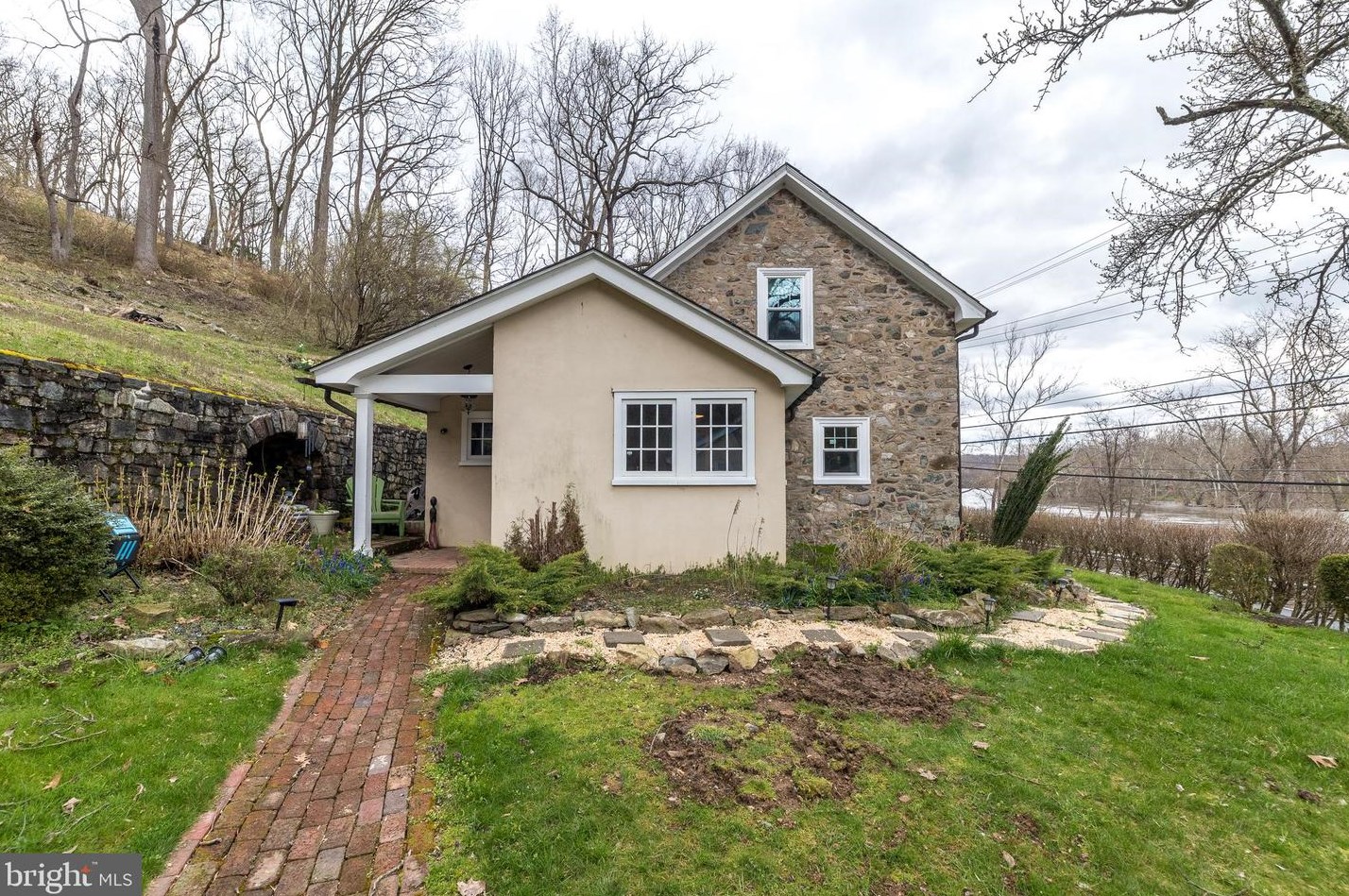 1589 Easton Rd, Kintnersville, PA 18930