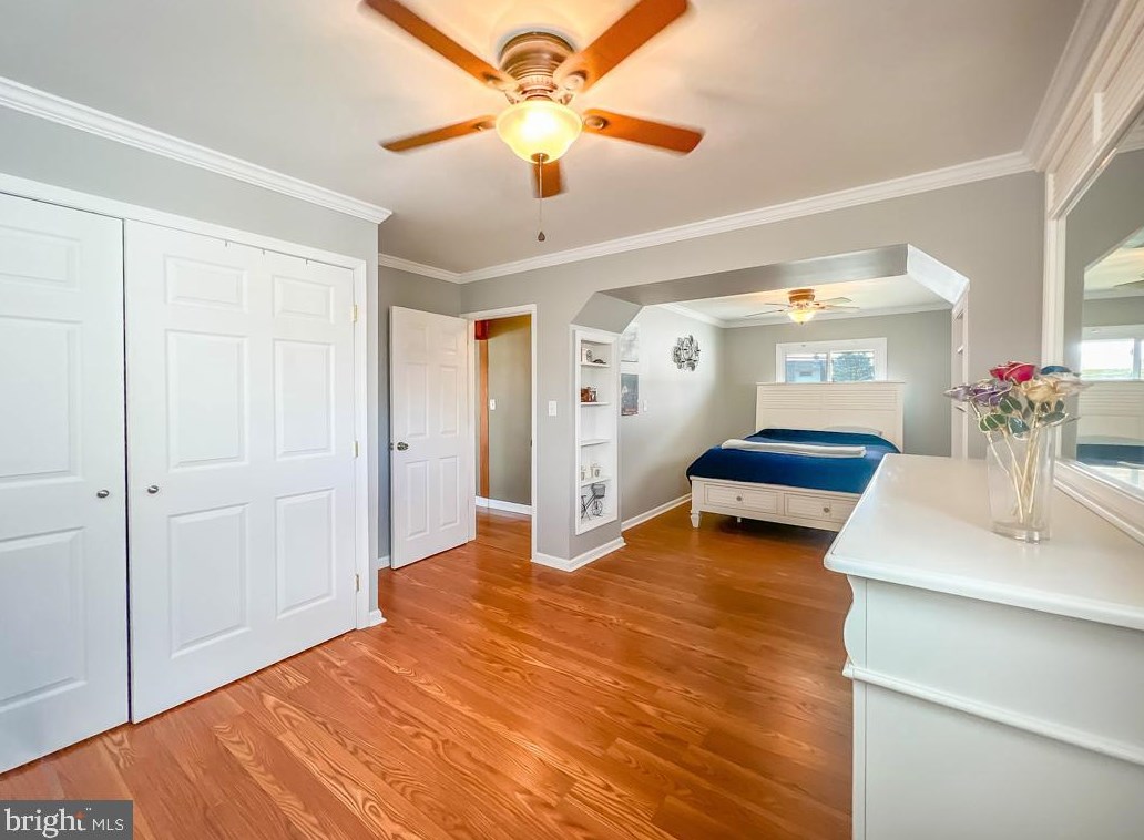 51 Pineneedle Rd, Levittown PA 19056-3509 exterior