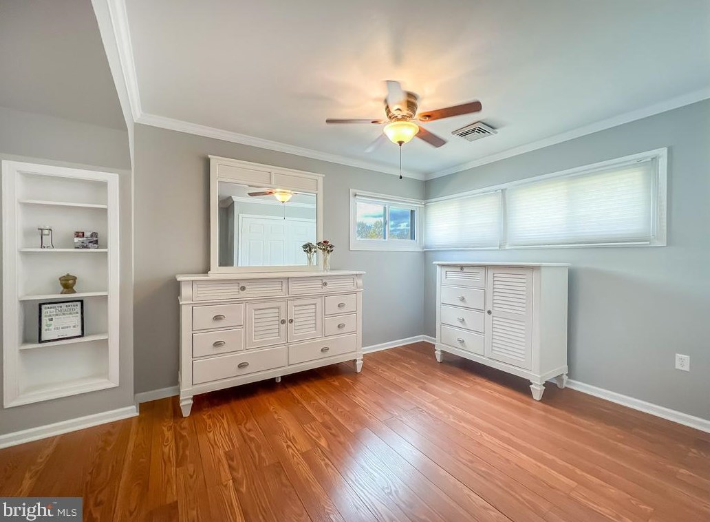 51 Pineneedle Rd, Levittown PA 19056-3509 exterior