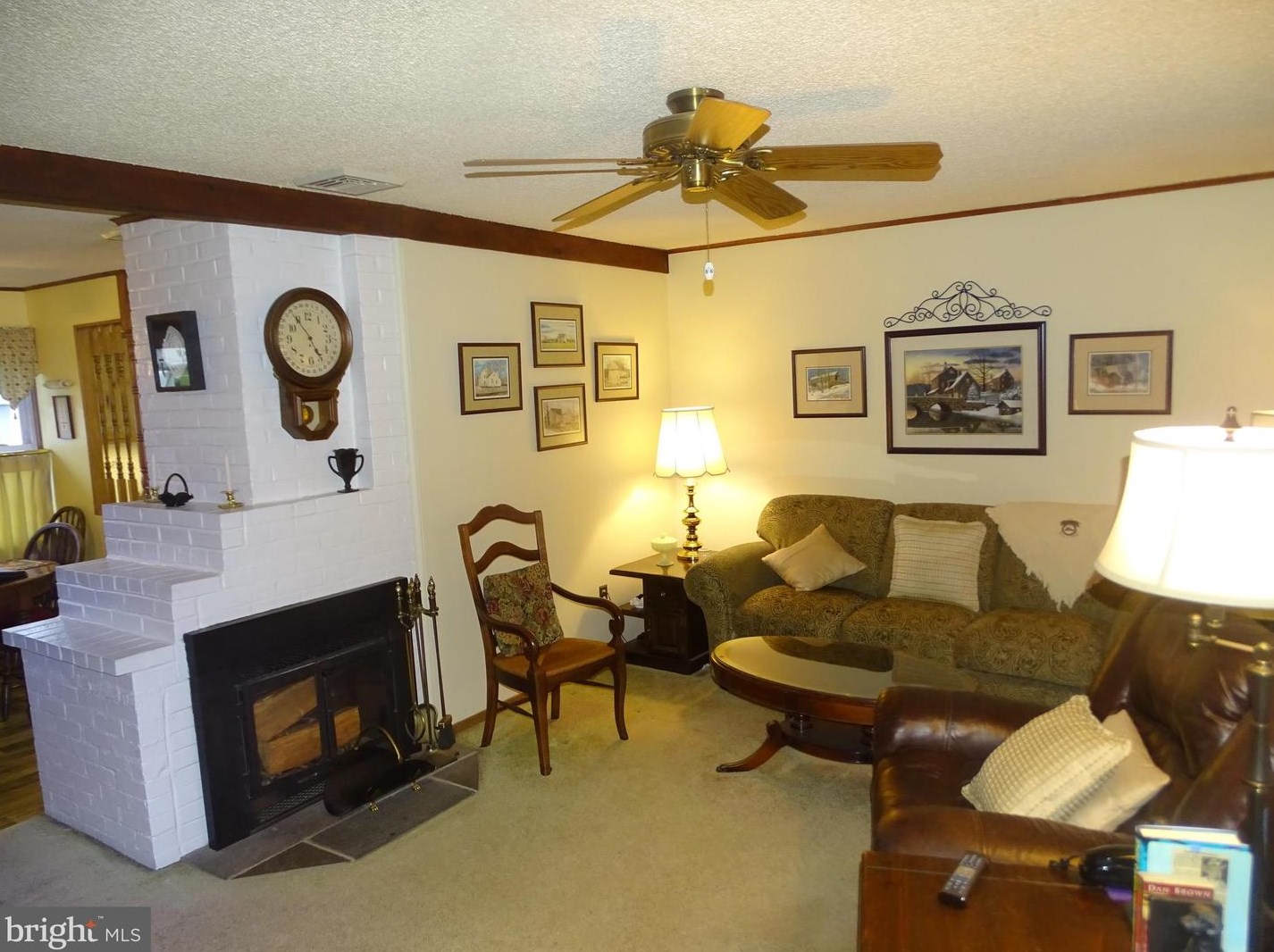 47 Tanglewood Ln, Levittown, PA 19054-2205