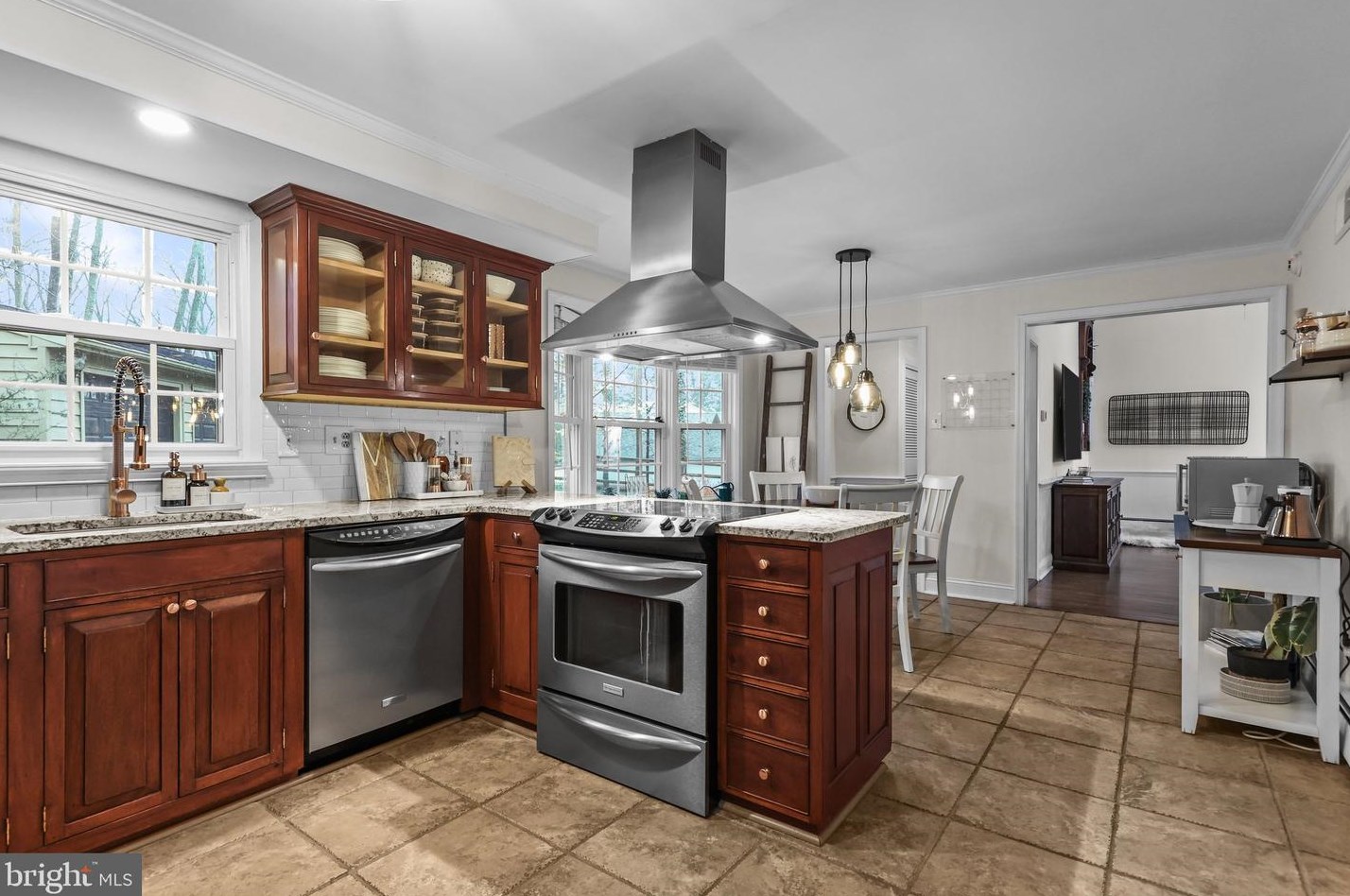 110 Windover Ln, Gardenville PA  18901-3220 exterior