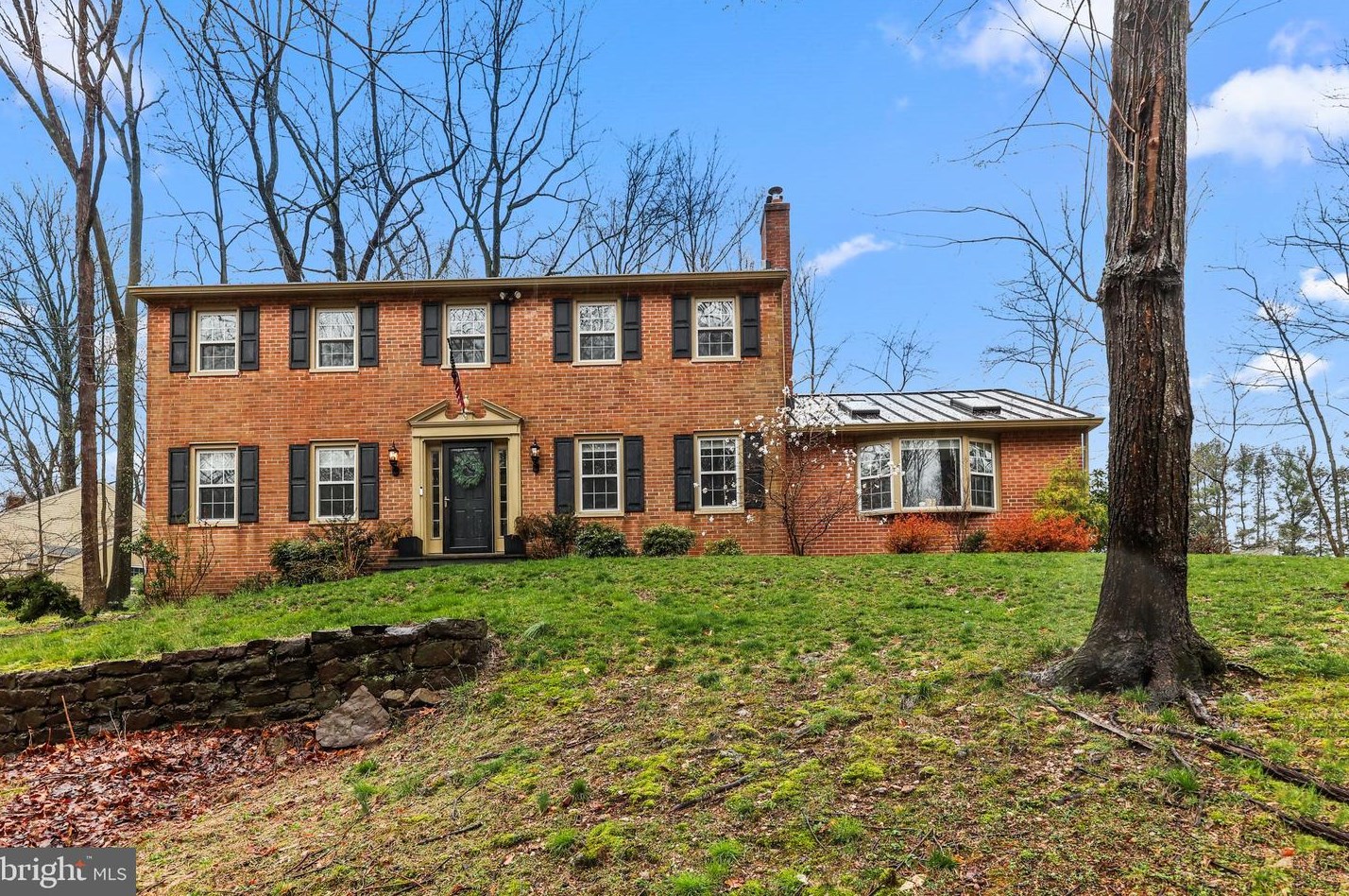 110 Windover Ln, Gardenville, PA 18901