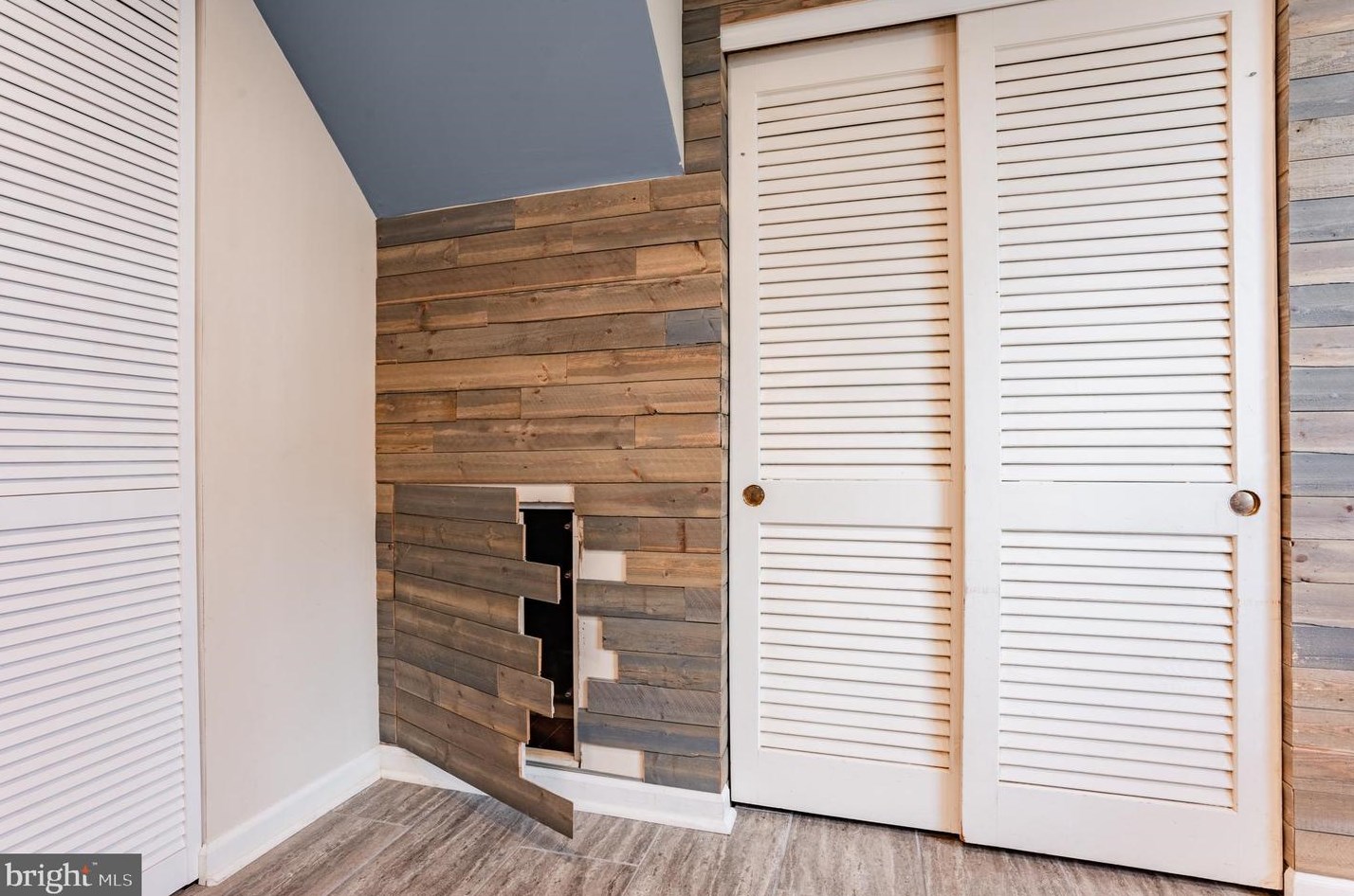 1233 Lynda Ln, Warminster PA  18974-1948 exterior