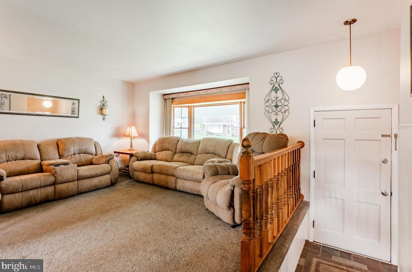 1233 Lynda Ln, Warminster, PA 18974-1948