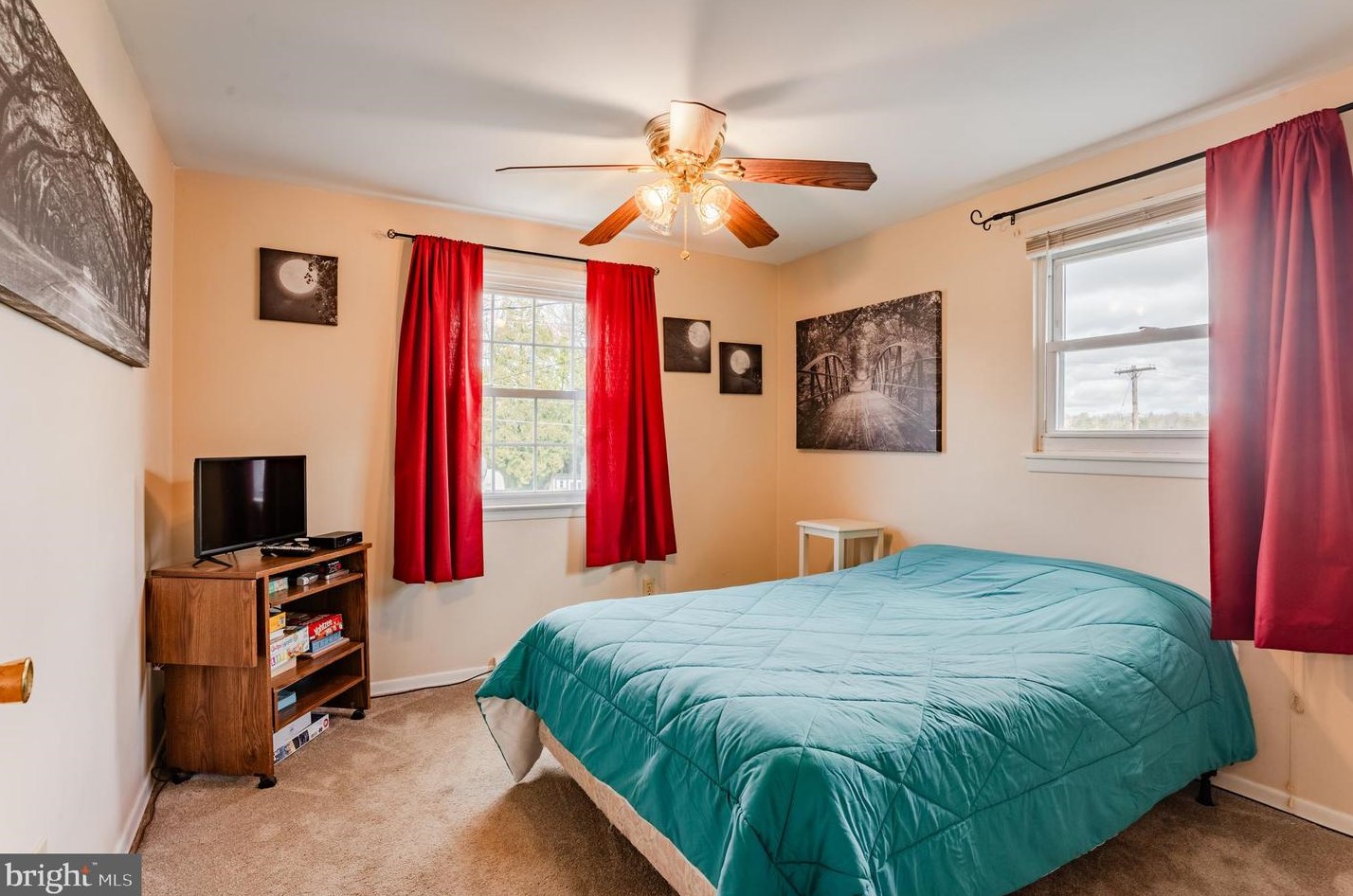 1233 Lynda Ln, Warminster PA  18974-1948 exterior