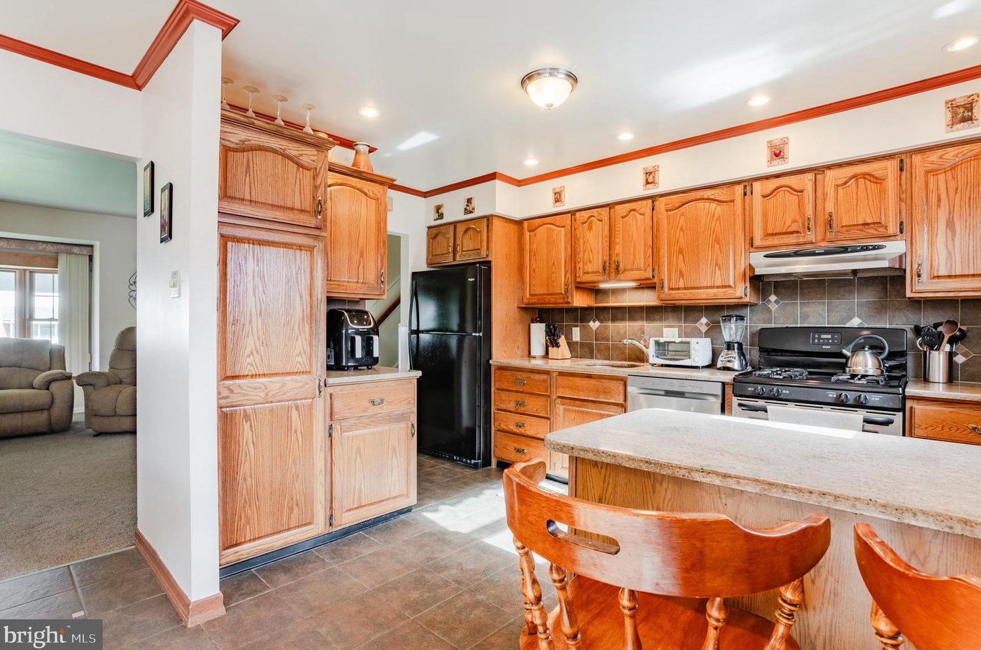 1233 Lynda Ln, Warminster PA  18974-1948 exterior