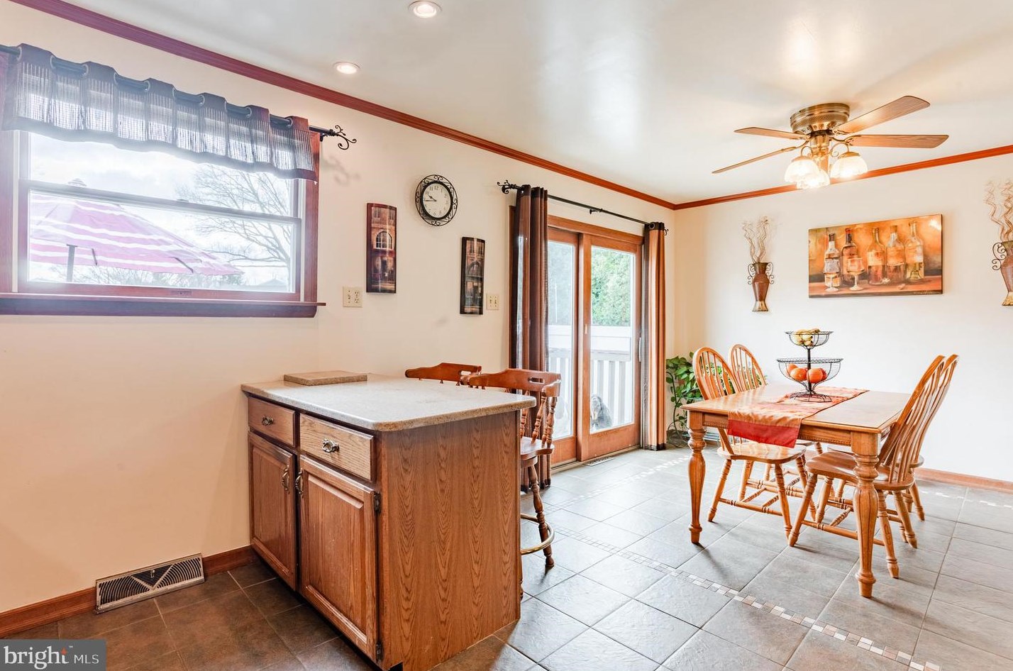 1233 Lynda Ln, Warminster PA  18974-1948 exterior