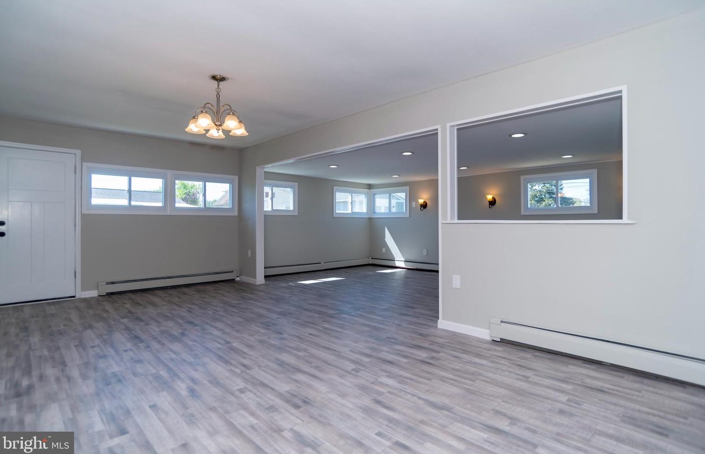 50 Edgewood Ln, Levittown, PA 19054