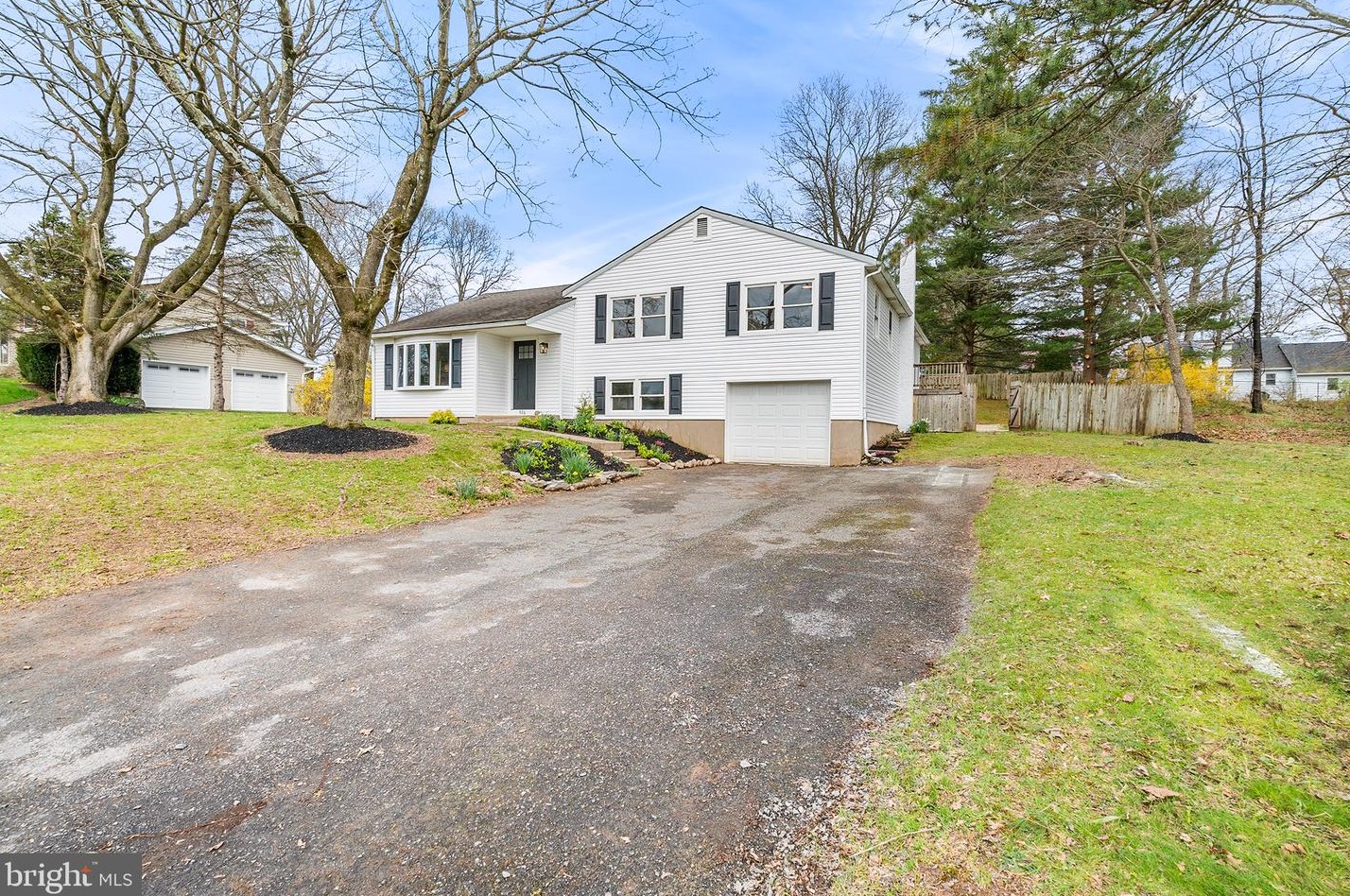 926 Fairmont Rd, Riegelsville, PA 18077-7104