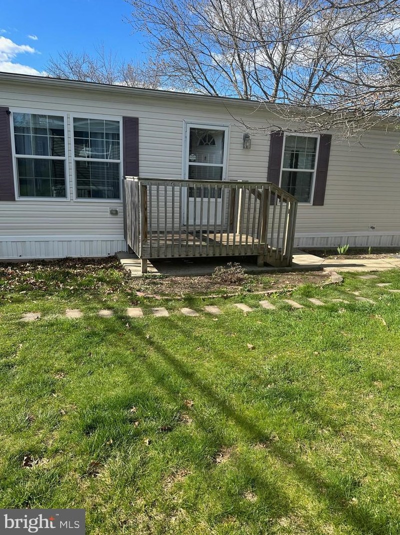 5257 Winterberry Dr, Gardenville, PA 18902