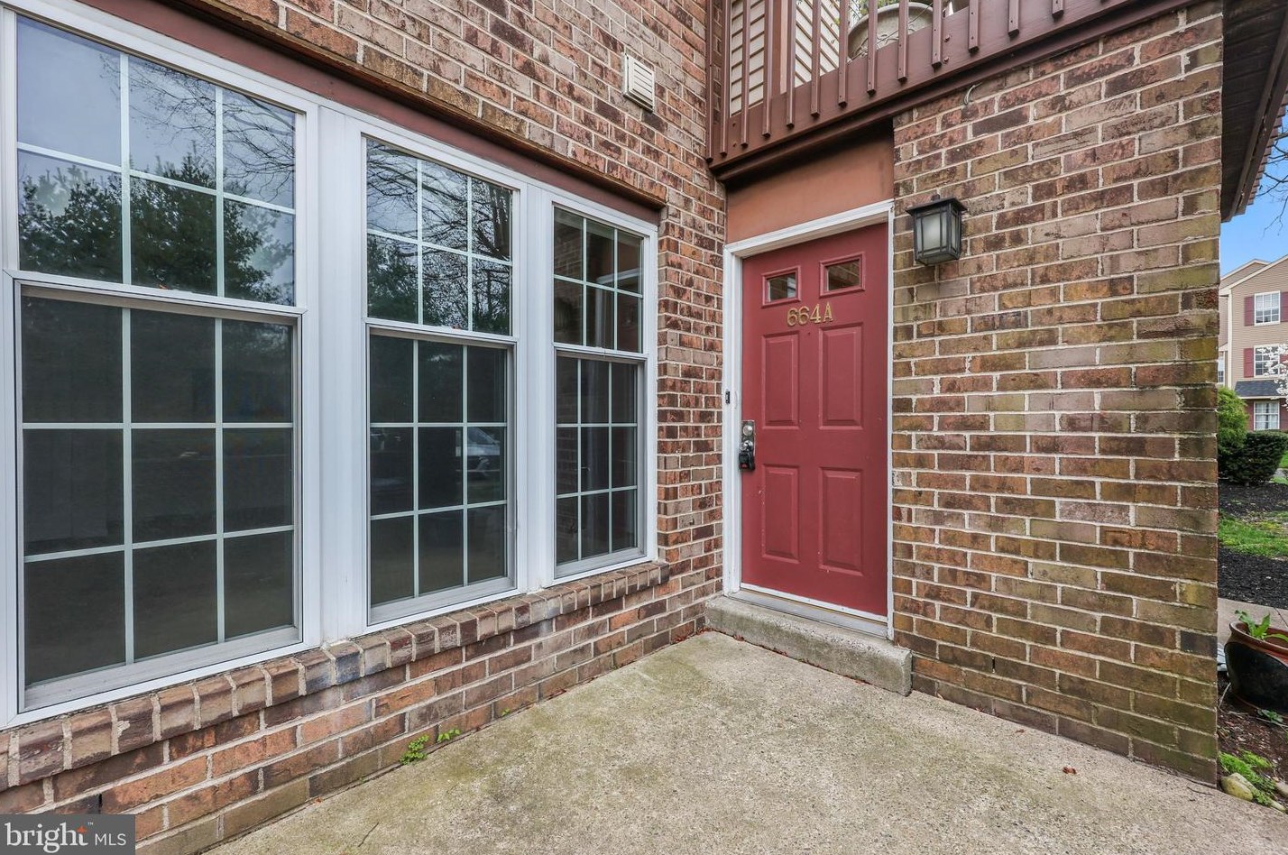 664 Woodford Ln #a, Yardley, PA 19067