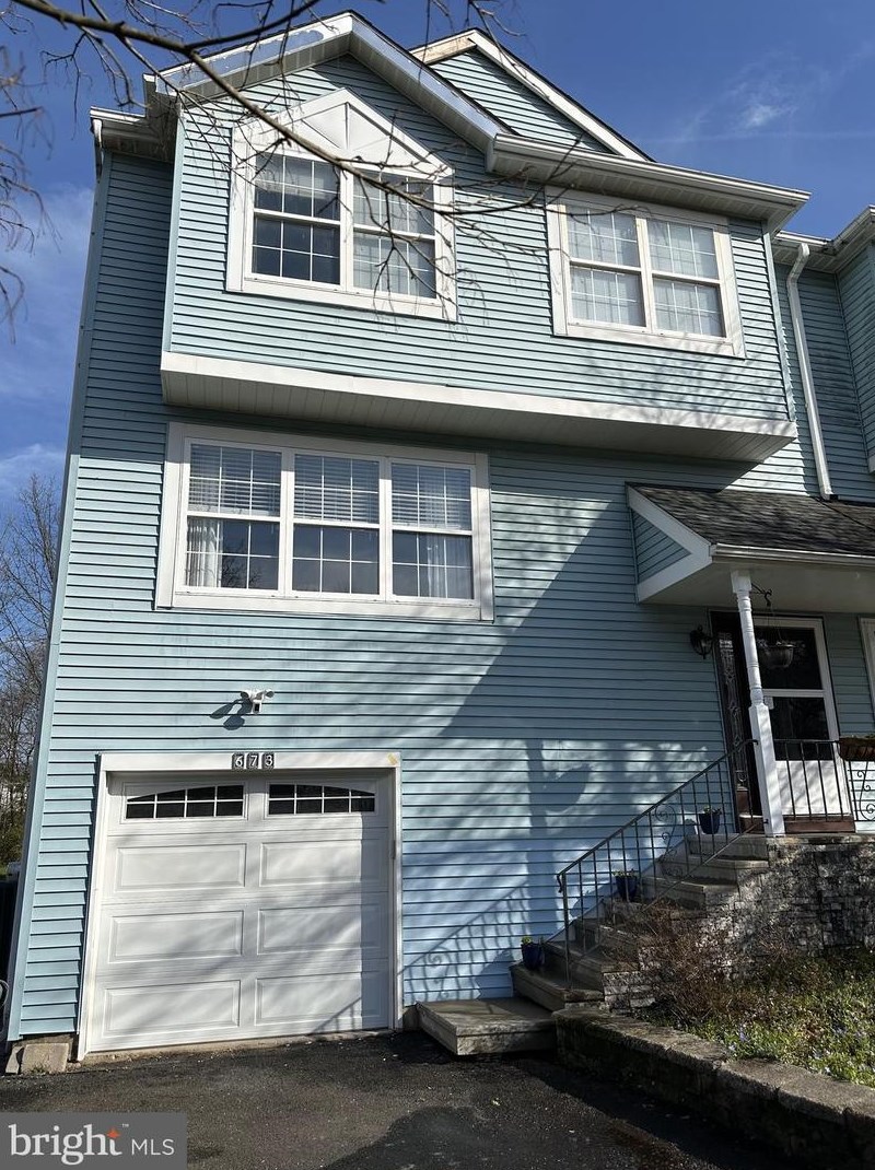 673 Woodspring Dr, Warrington, PA 18976-2084