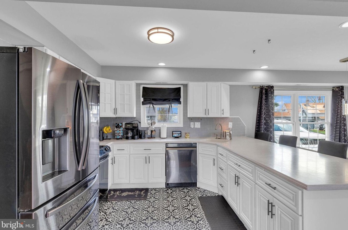 9 Rambler Ln, Levittown, PA 19055-1401