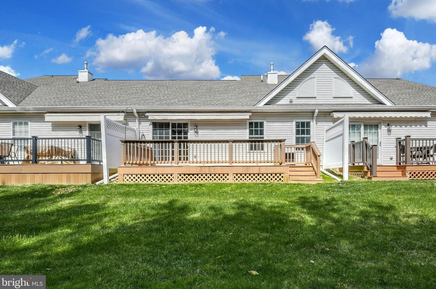 172 Progress Dr, Gardenville PA  18901-2562 exterior