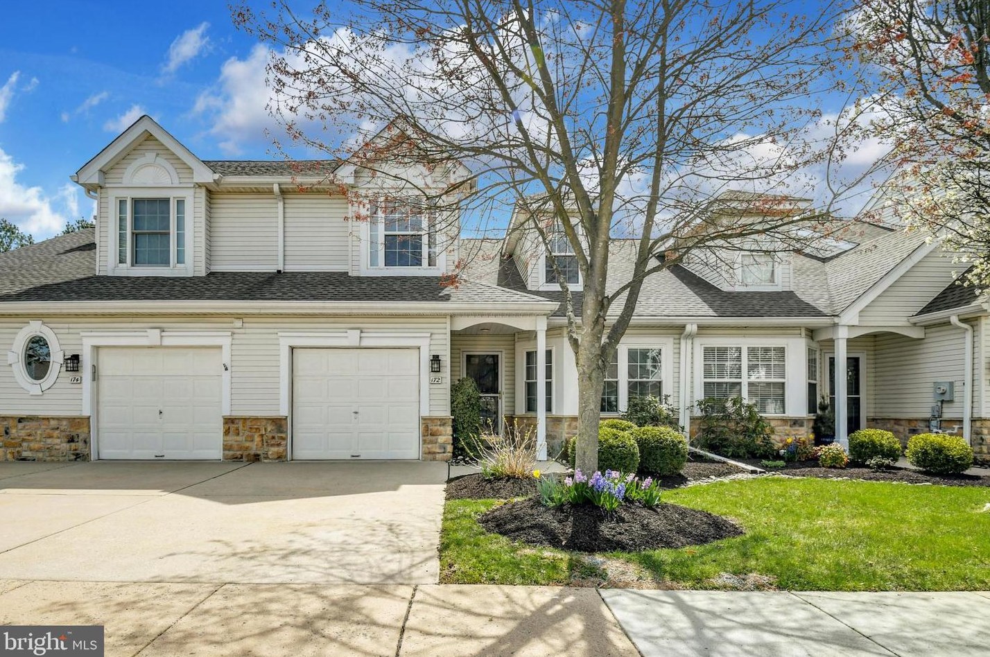 172 Progress Dr, Gardenville, PA