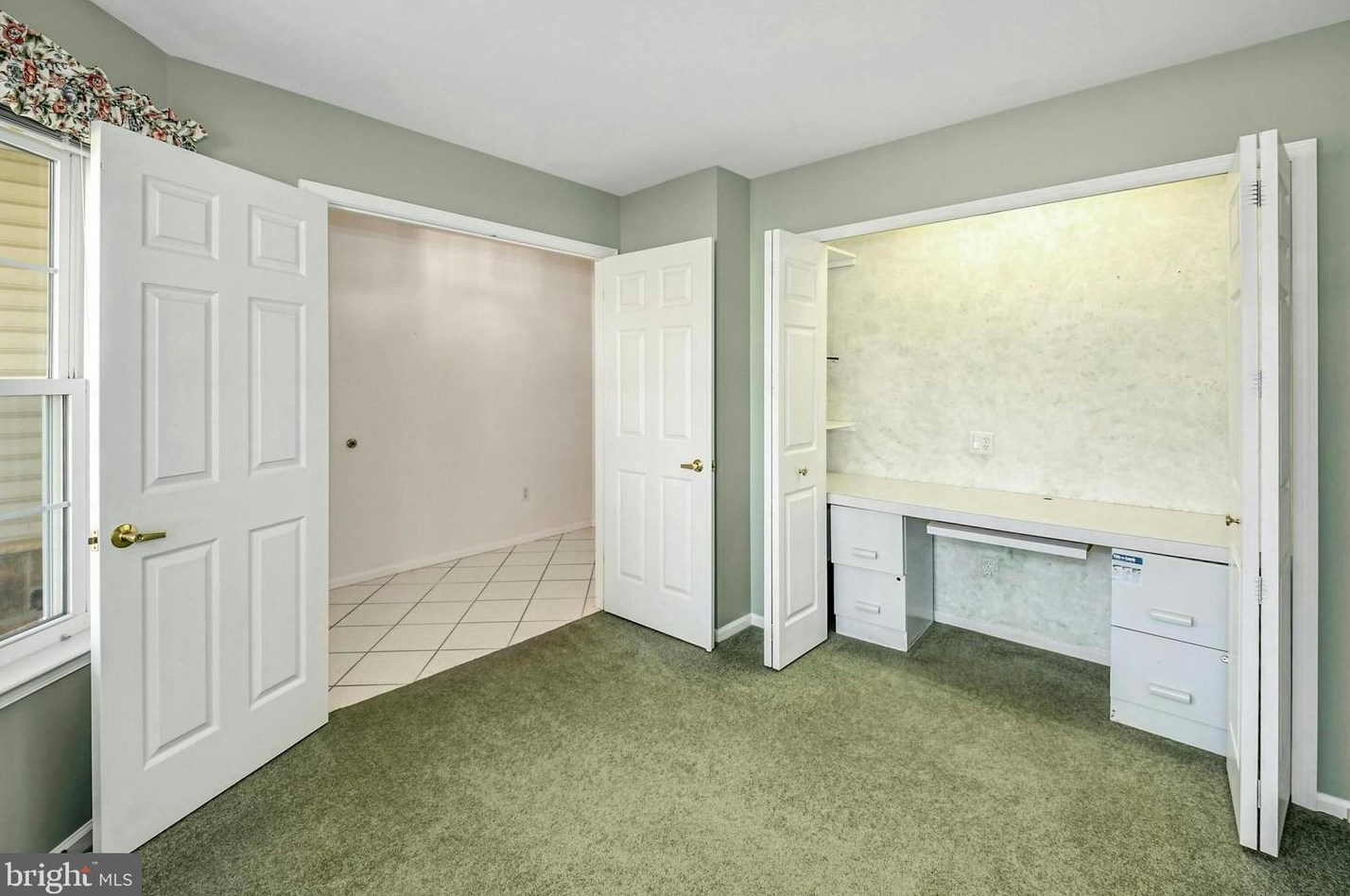 172 Progress Dr, Gardenville PA  18901-2562 exterior