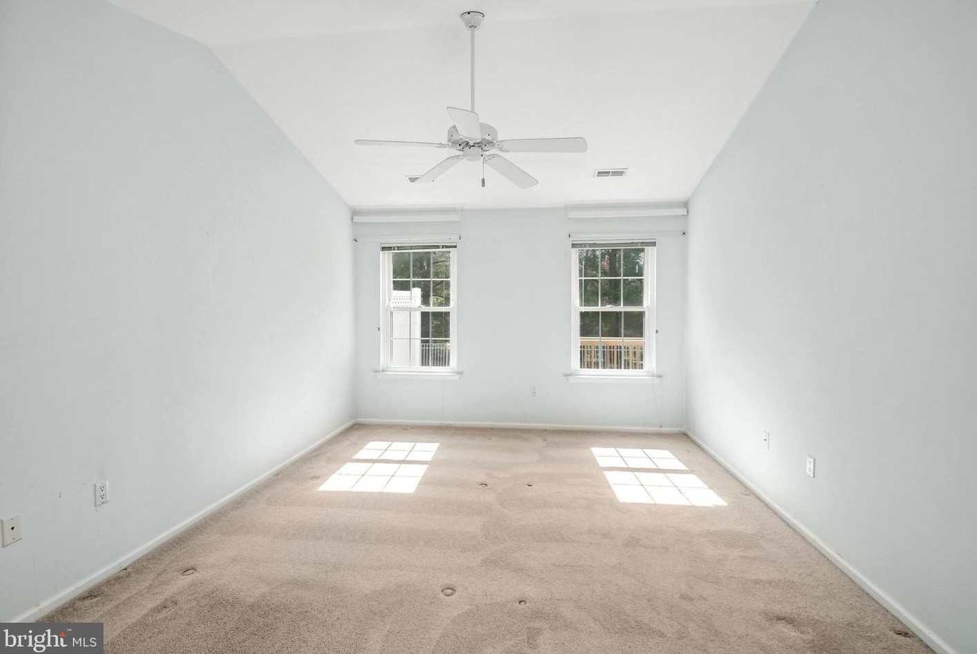 172 Progress Dr, Gardenville PA  18901-2562 exterior