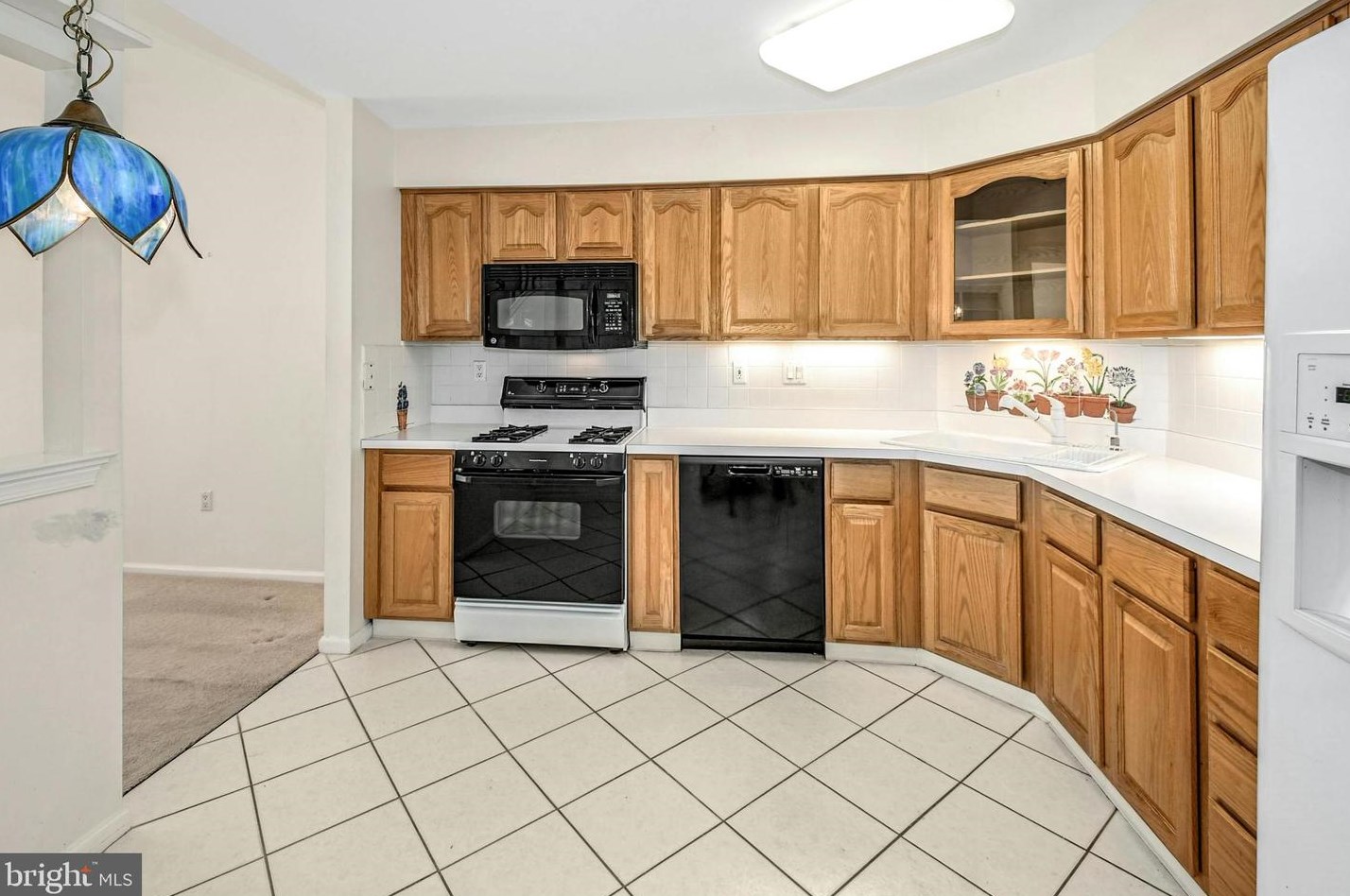 172 Progress Dr, Gardenville PA  18901-2562 exterior