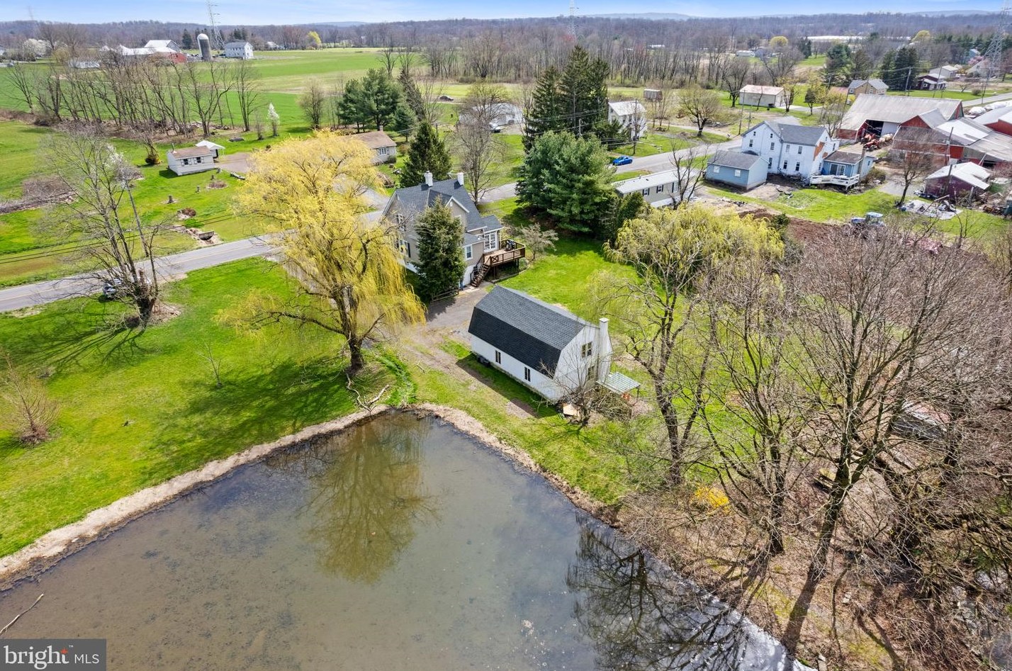 2860 Old Bethlehem Pike, Quakertown PA  18951-4025 exterior