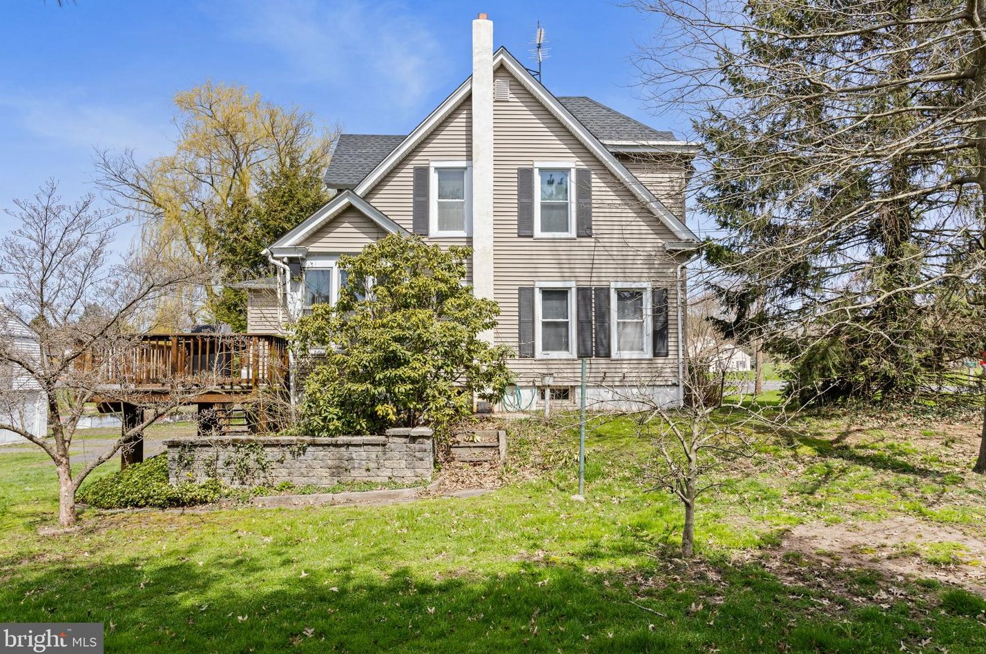 2860 Old Bethlehem Pike, Quakertown PA  18951-4025 exterior