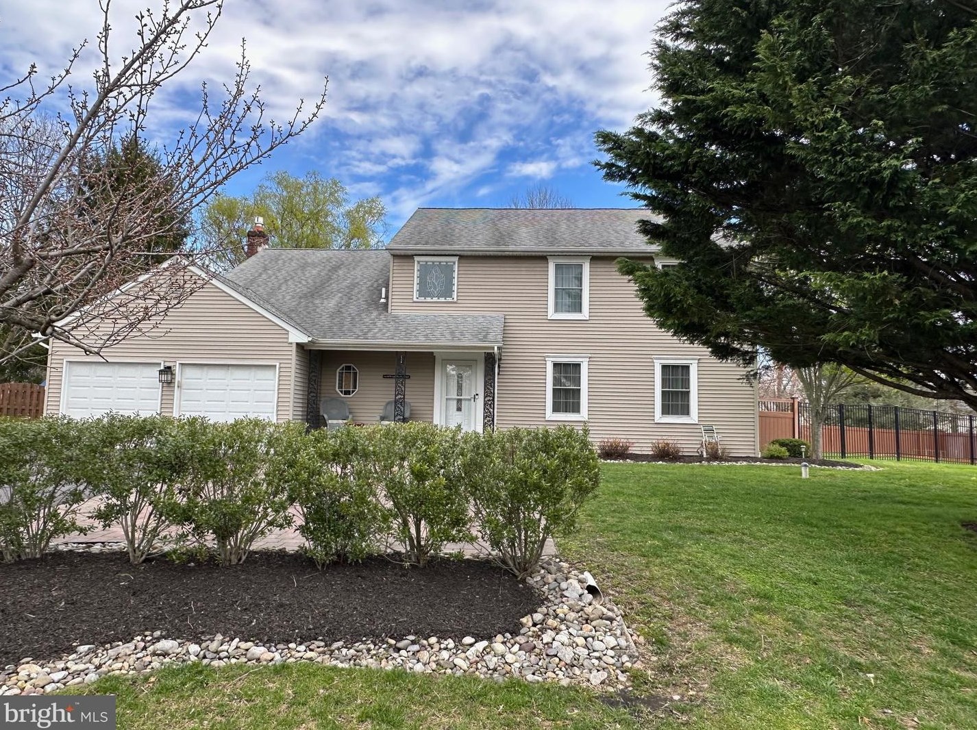 567 Heritage Oak Dr, Yardley, PA 19067-5622