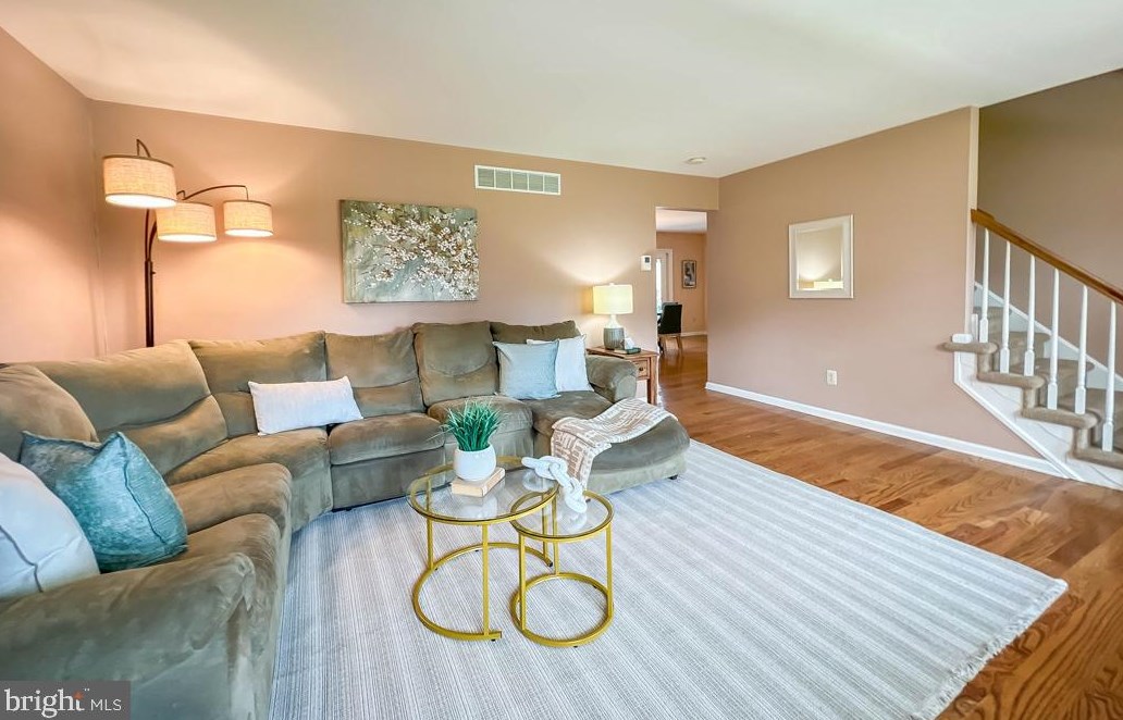 283 Croasdale Dr, Langhorne, PA 19047