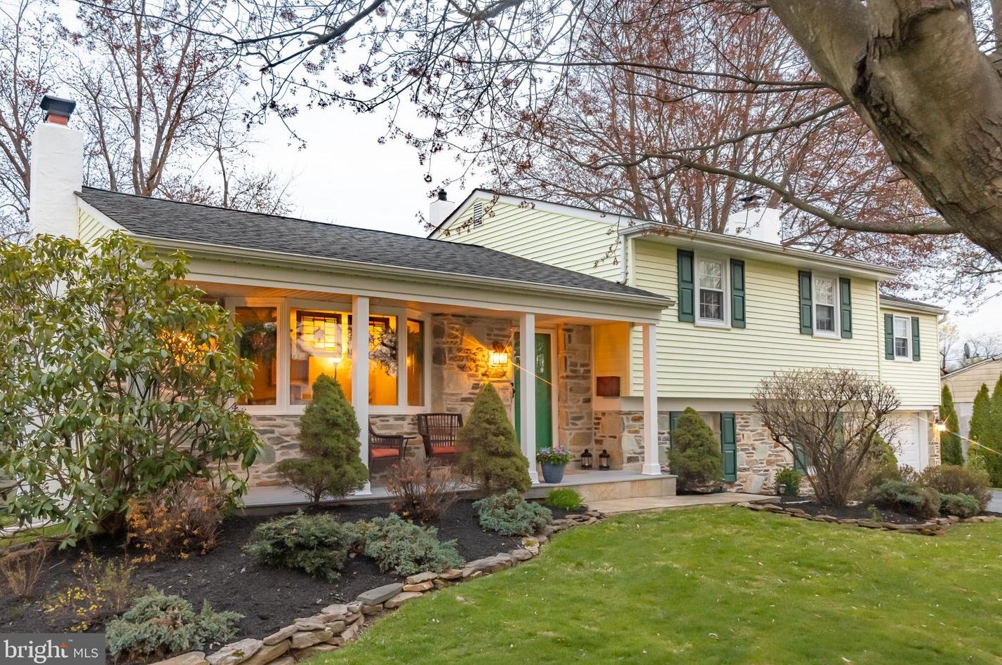 5 Bel Aire Dr, Yardley, PA 19067