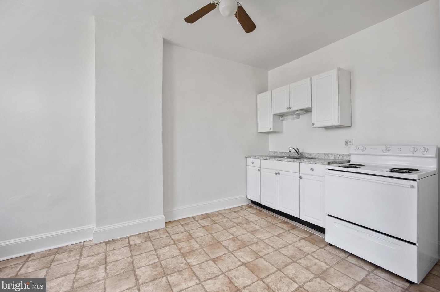 802 Beaver St #2nd Fl, Edgely, PA 19007