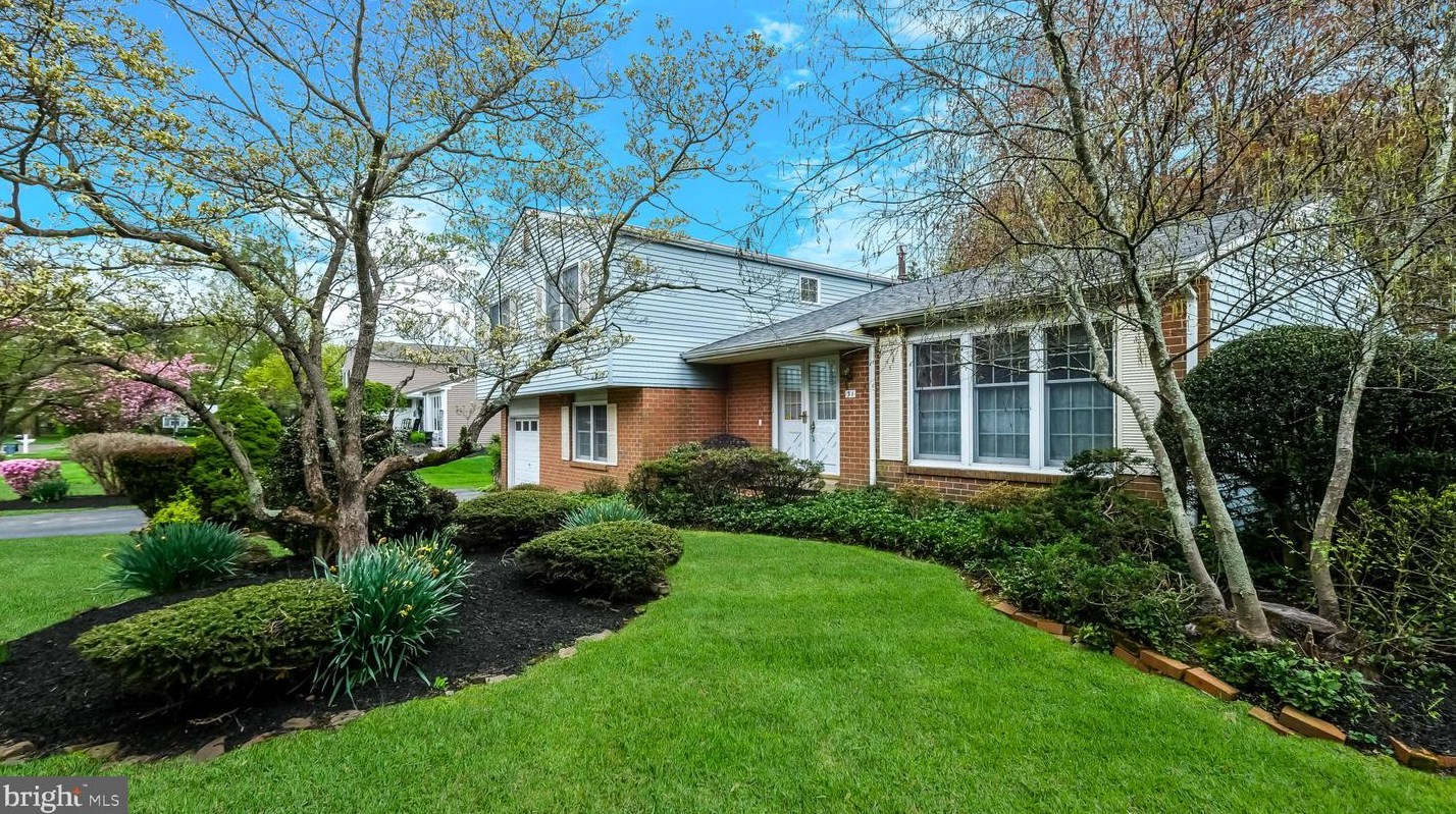 31 Shelley Rd, Southampton, PA 18966-2420