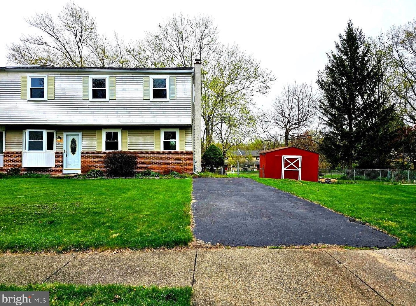 10 S Chestnut Ct, Perkasie, PA 18944