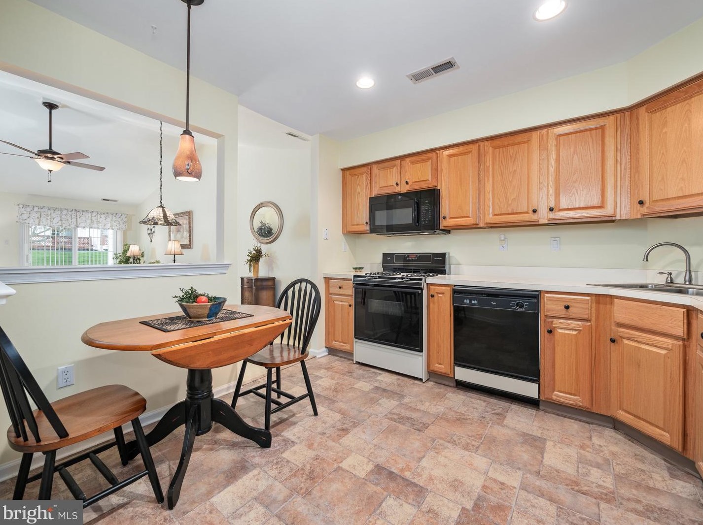 96 Titus Ct, Southampton PA  18954-1868 exterior