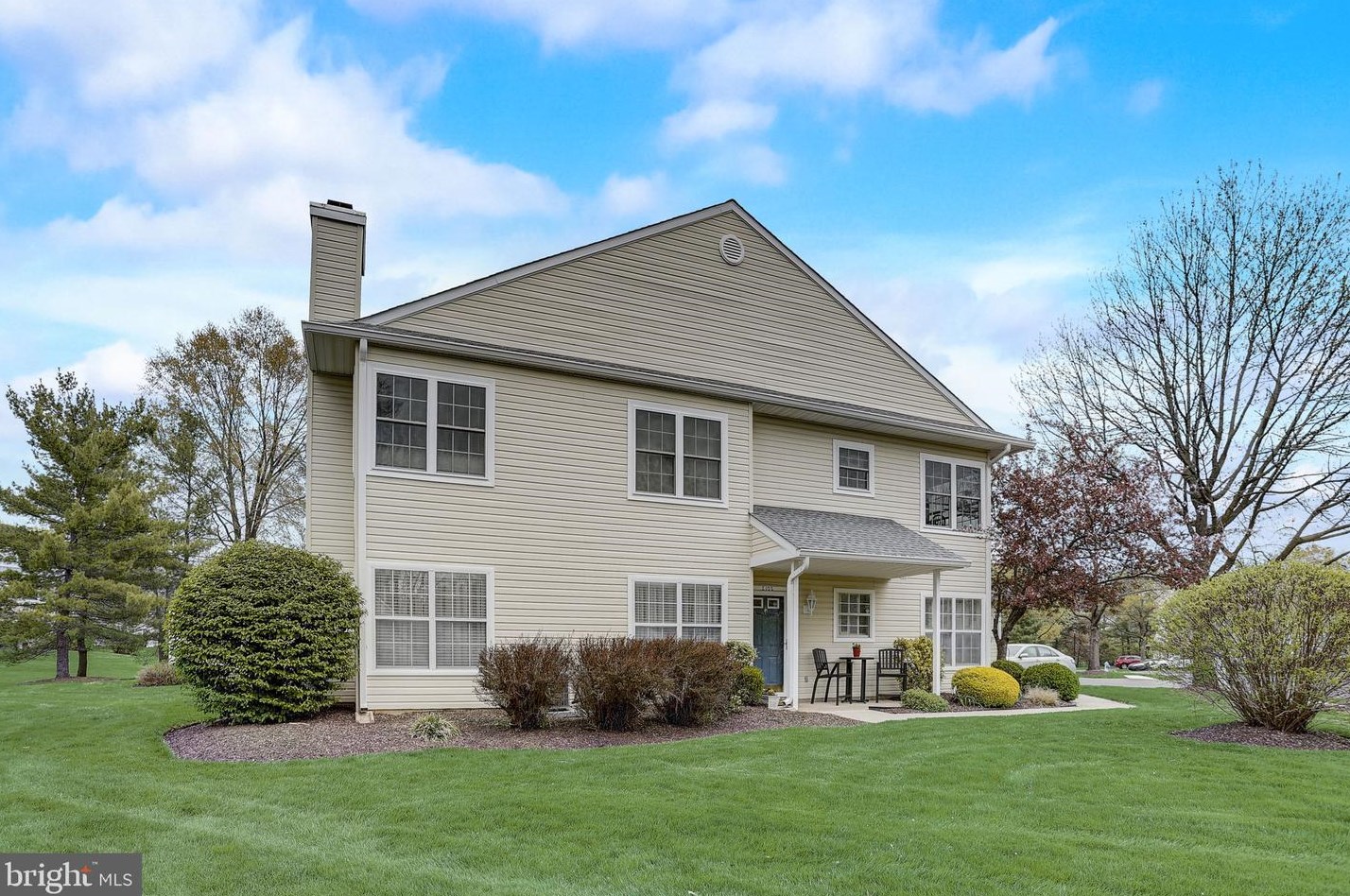 2102 Lynbrooke Dr, Yardley, PA 19067