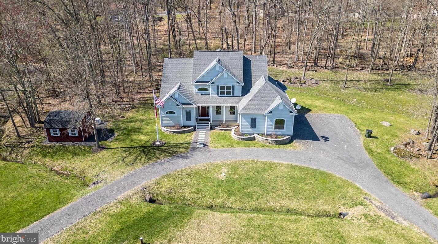 903 Lonely Cottage, Upper Black Eddy, PA 18972