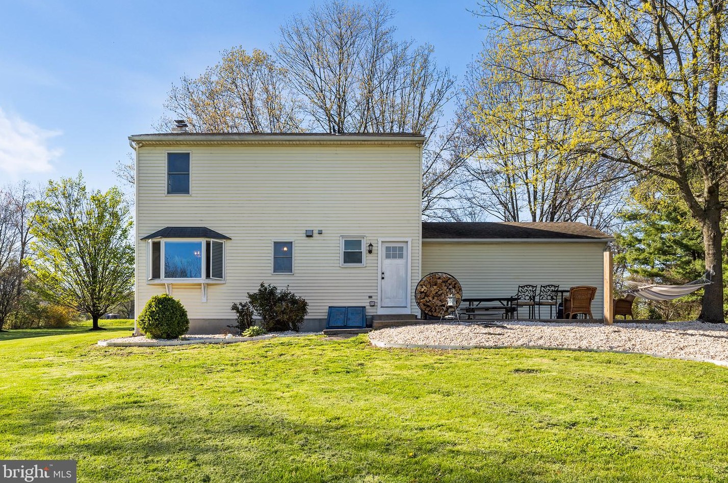 911 Upper Stump Rd, Chalfont PA  18914-1613 exterior