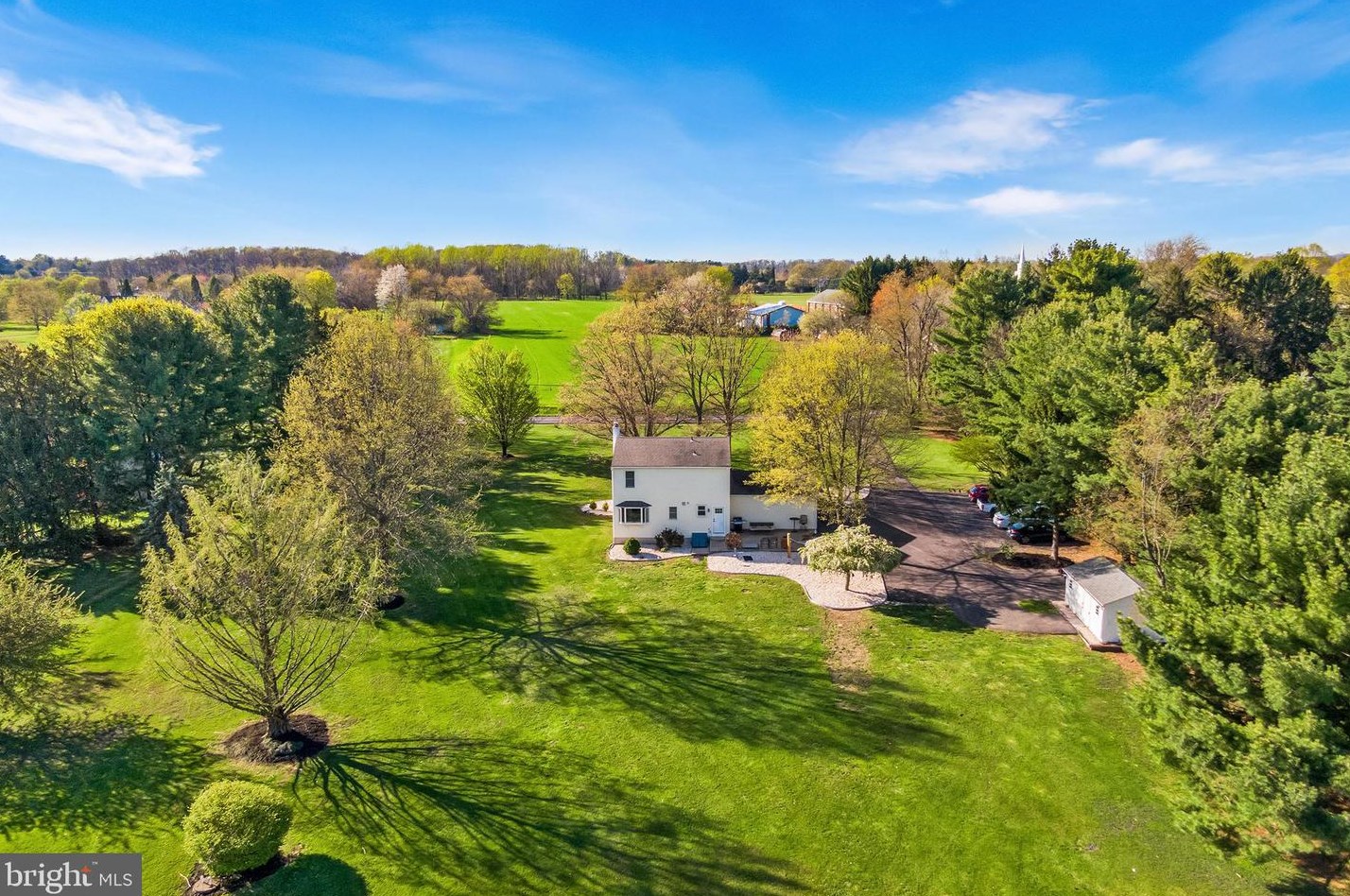 911 Upper Stump Rd, Chalfont PA  18914-1613 exterior