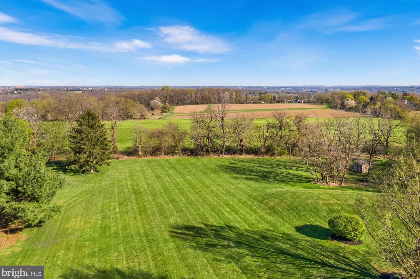 911 Upper Stump Rd, Chalfont PA  18914-1613 exterior
