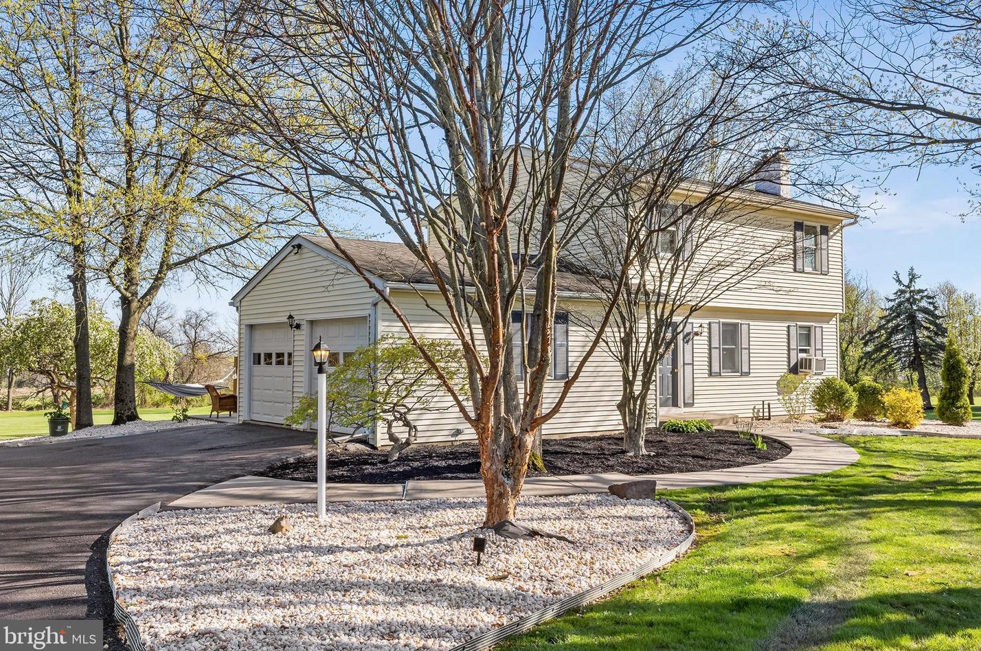 911 Upper Stump Rd, Chalfont PA  18914-1613 exterior
