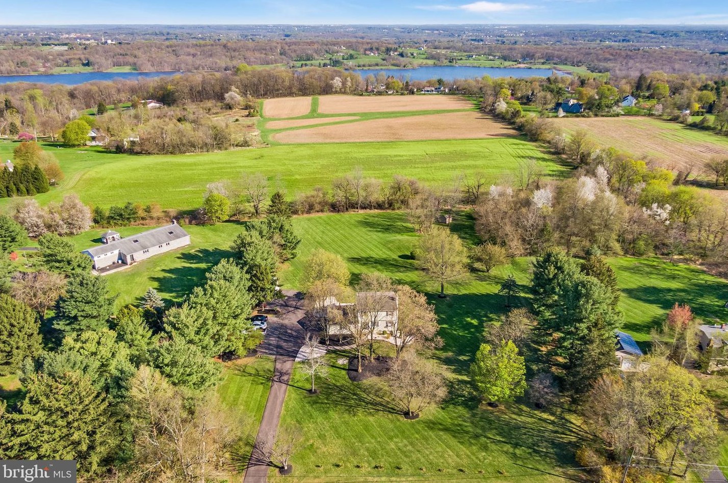911 Upper Stump Rd, Chalfont PA  18914-1613 exterior