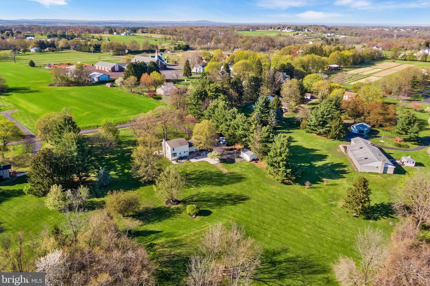 911 Upper Stump Rd, Chalfont PA  18914-1613 exterior