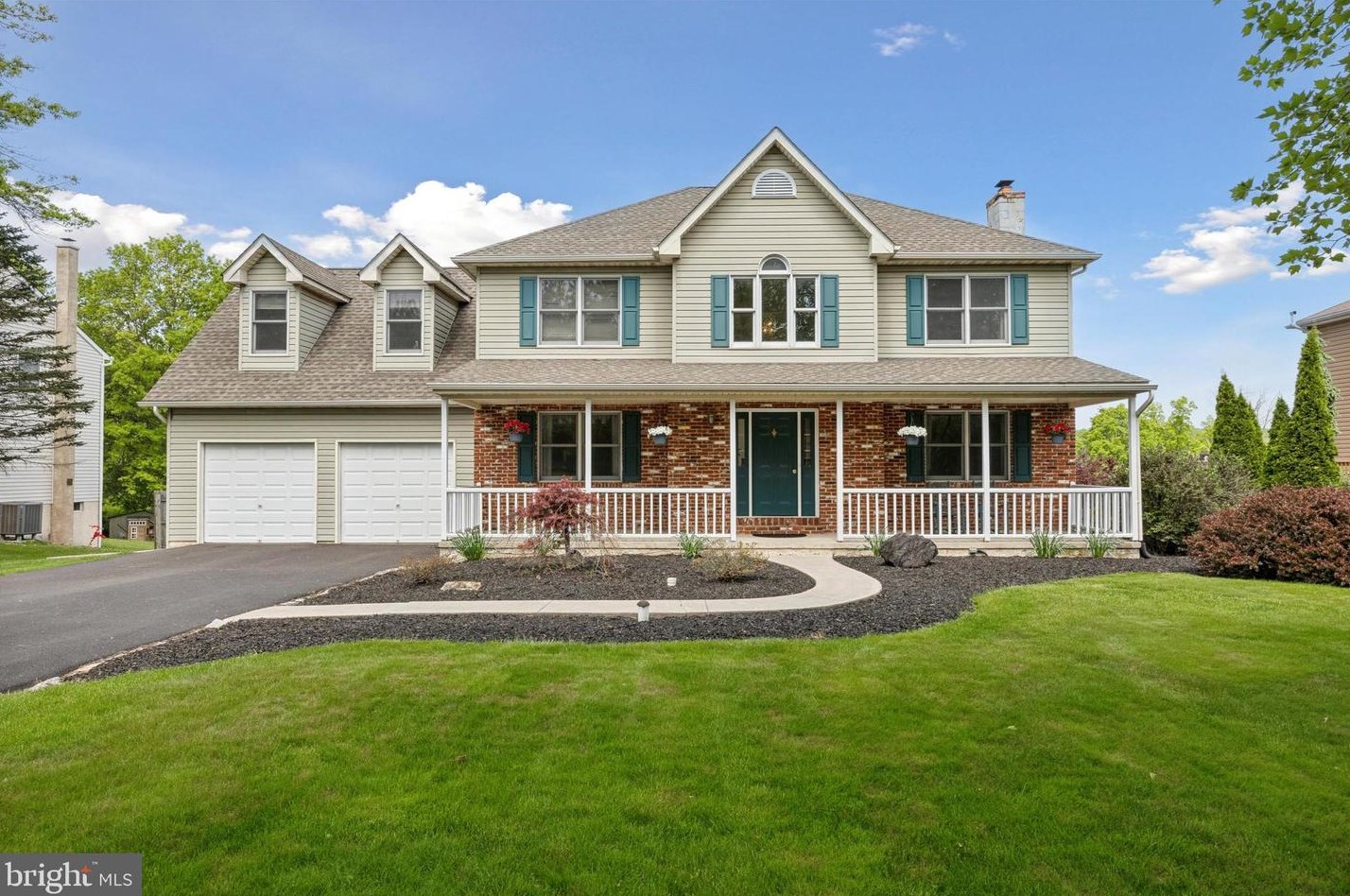 304 Harriet Dr, Perkasie, PA 18944-2139