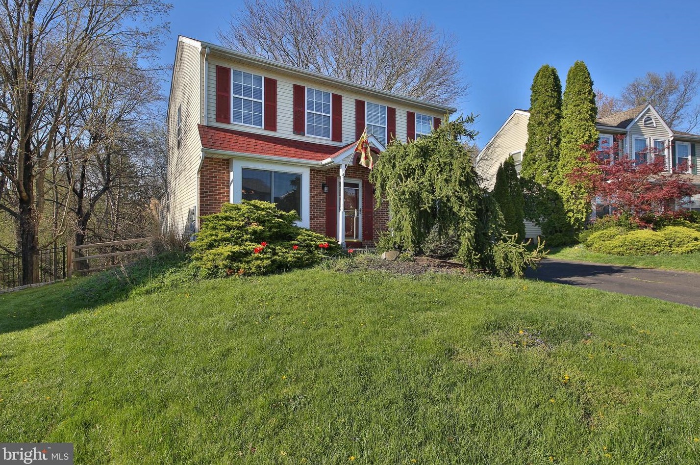 516 Waltham Ln, Perkasie, PA 18944-1888