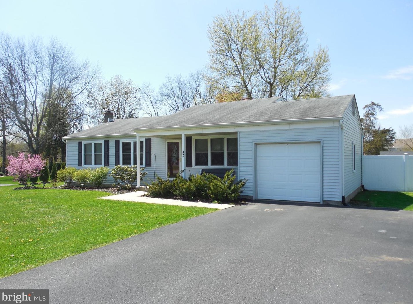 12 S Vassar Dr, Quakertown, PA 18951