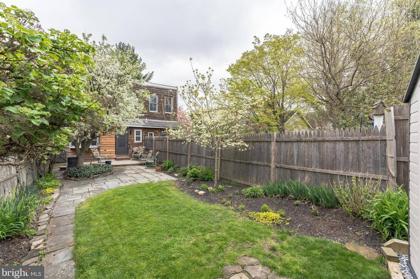 44 Sterling St, Upper Makefield PA  18940-1825 exterior