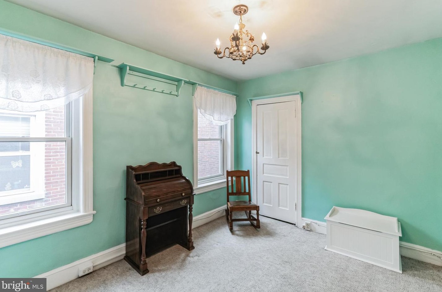 44 Sterling St, Upper Makefield PA  18940-1825 exterior