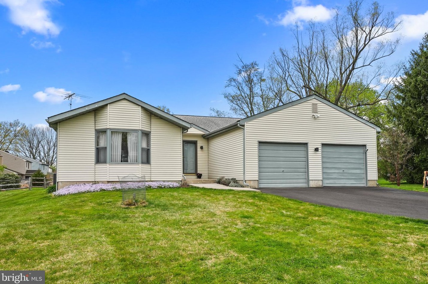 442 Norwood Ave, Upper Makefield, PA 18940-1811