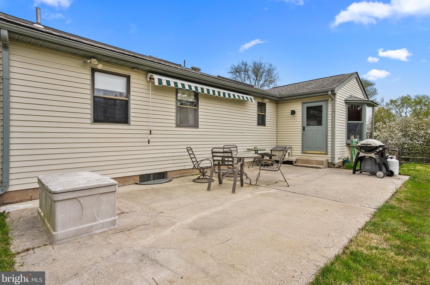 442 Norwood Ave, Upper Makefield PA 18940-2234 exterior