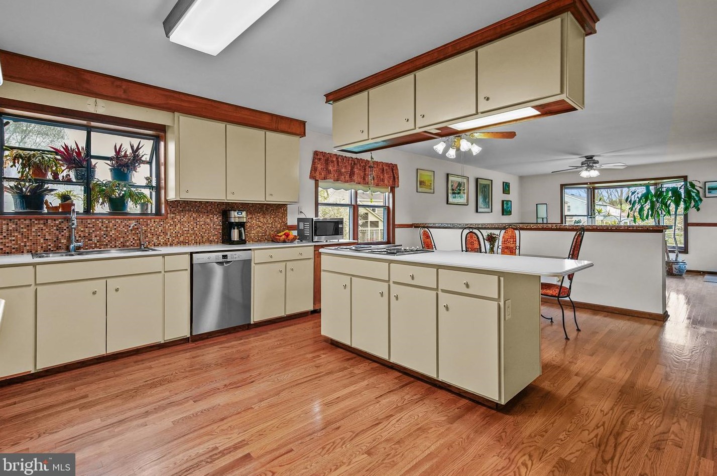 442 Norwood Ave, Upper Makefield PA 18940-2234 exterior