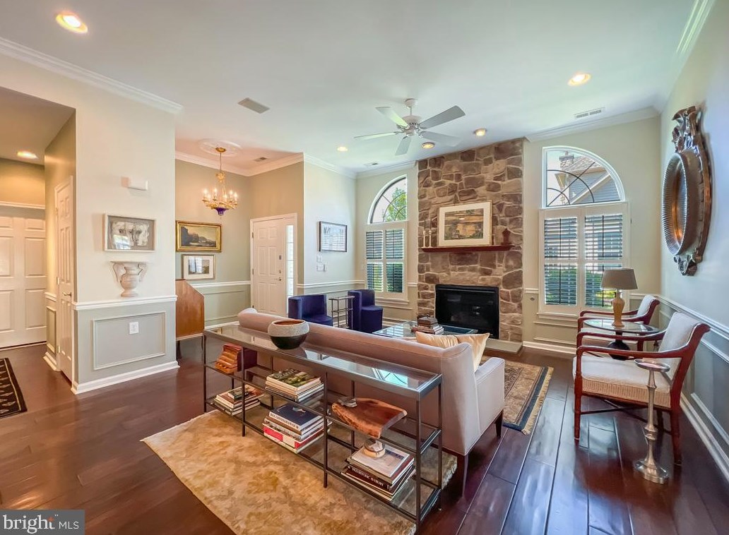 221 Willow Dr, Upper Makefield PA 18940-2458 exterior